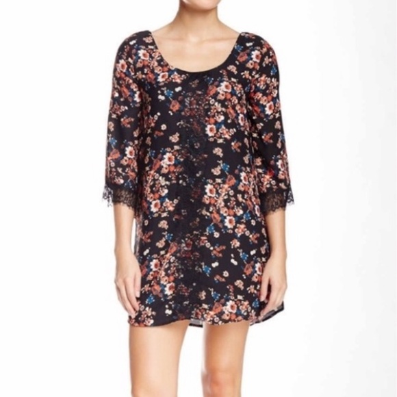 Socialite Dresses & Skirts - Socialite Black Floral Lace Tunic Dress Size Small